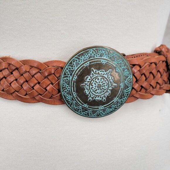 Buckle Braided Woven Tan Leather Belt with Decorative Brass Toned Buckle - Picture 2 of 14